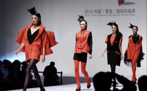 2013 Qingdao International Fashion Week Models Photo www.news.cn